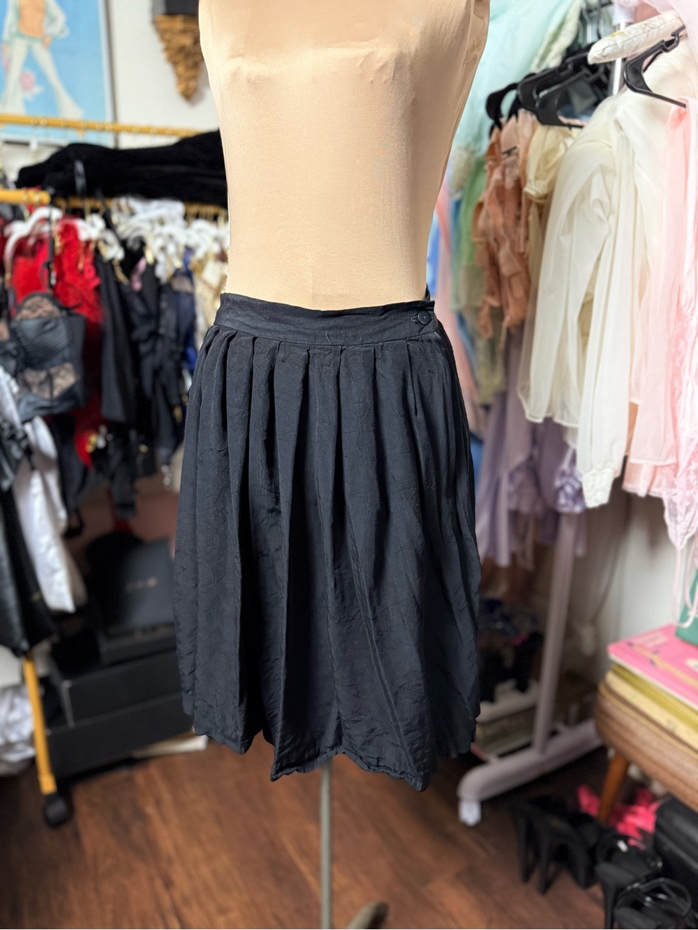Vintage 1990’s Black Pleated Women's Skirt Whimsigoth Goth 90’s Minimalism